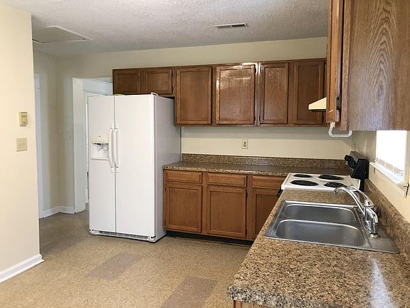 5th image of 1611 Lawrence Ave SE