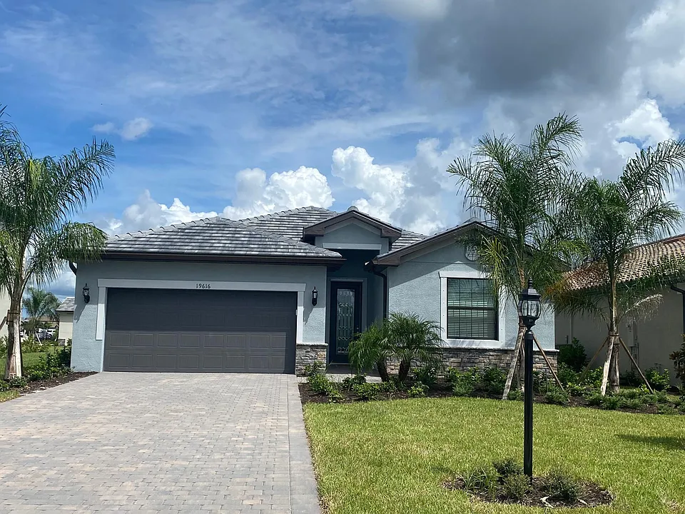 19616 Beechcrest Pl