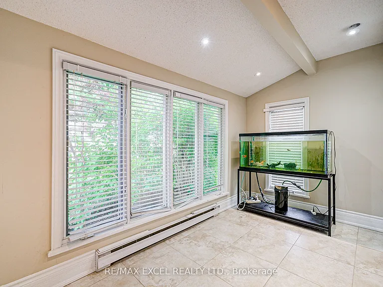 108 Babcombe Dr — Photo 46