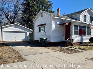 922 Wood St, Muskegon, MI 49442