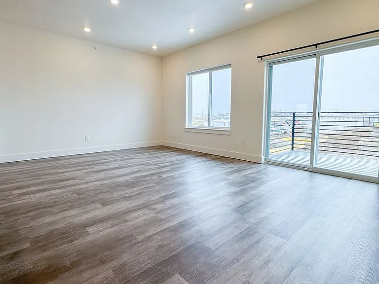 991 Covey Run Rd — Photo 3