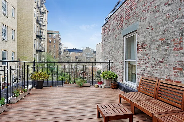 Sold by Corcoran | media 31