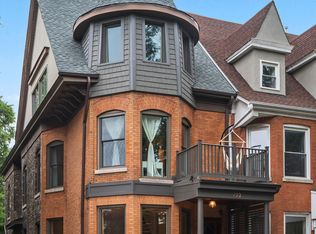 722 W Buckingham Pl, Chicago, IL 60657