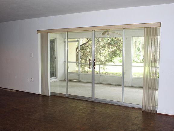 4th image of 414 NE Oleander Ave