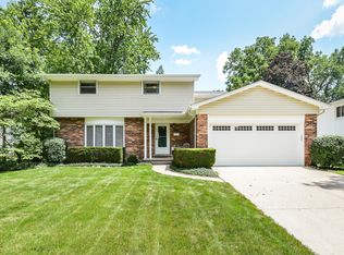 818 Center Dr, Ann Arbor, MI 48103