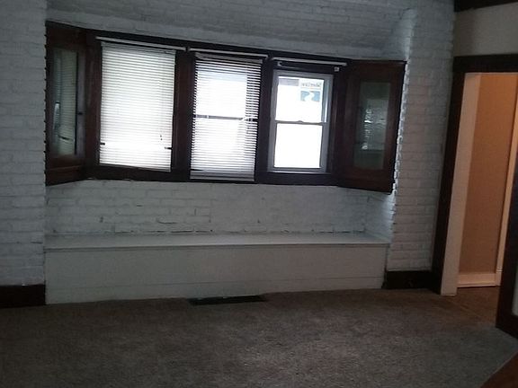 5th image of 3111 Mapledale Ave