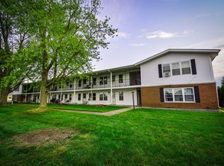 575 Berry Ave #1, Grayslake, IL 60030