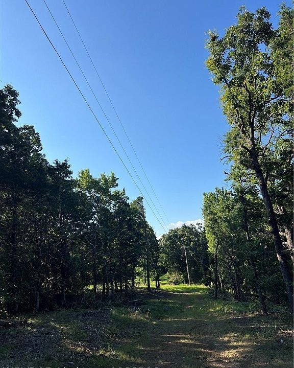 1st image of Apple Leaf Ln
