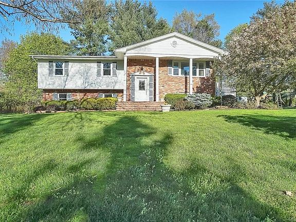 2nd image of 7 Belle Haven Ct