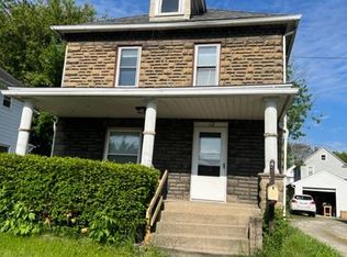 12 24th St NW, Barberton, OH 44203