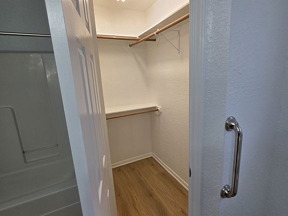 3rd image of 151 Silverbell Cir