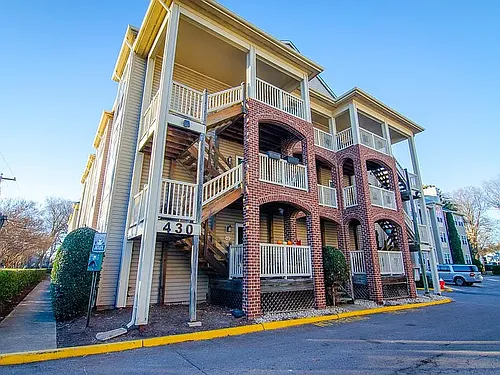 430 Delaware Ave #214 Photo 1