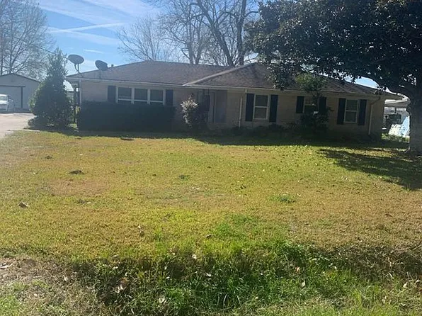 10235 Phelan Blvd, Beaumont, TX 77713
