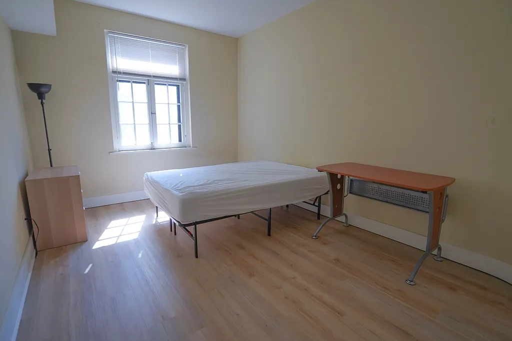 2 bed, 700 sqft, $1,795 — Photo 3