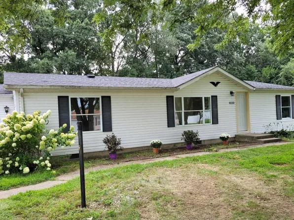 30800 Oak Springs Dr, Granger, IN 46530