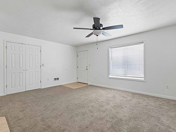 3rd image of 890 Andrews Pl APT 4