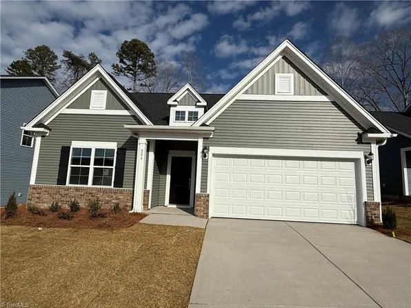 206 Moravian Ct, Advance, NC 27006