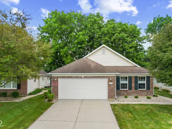 970 Lincoln Park West Dr, Greenwood, IN 46142