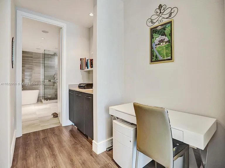 3250 NE 188th St #207 — Photo 39