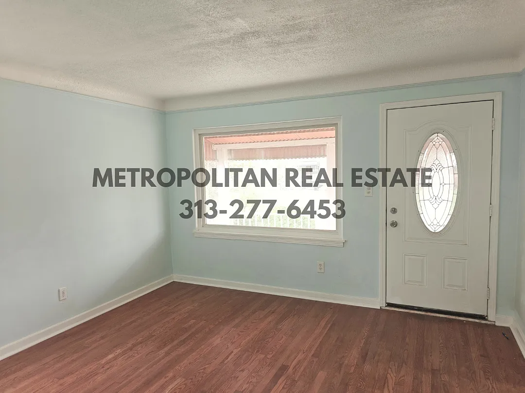 3 bed, 1136 sqft, $1,375 — Photo 2