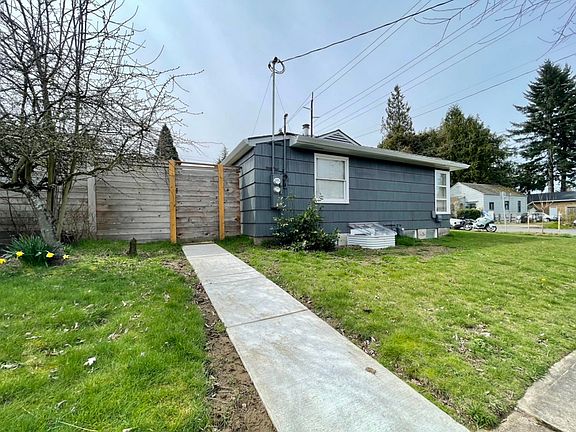 3rd image of 8020 N Saint Johns Ave #B