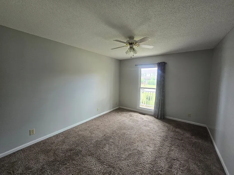 1225 Cobblestone Ln — Photo 8