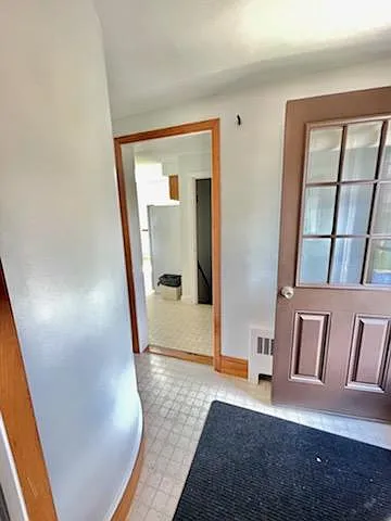 entry from driveway to mudroom