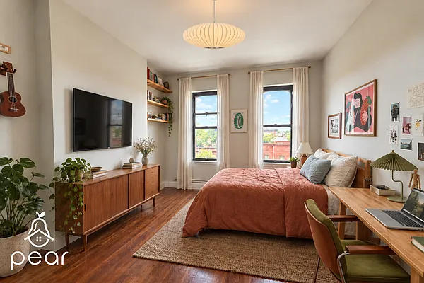 Bedroom, photo 2