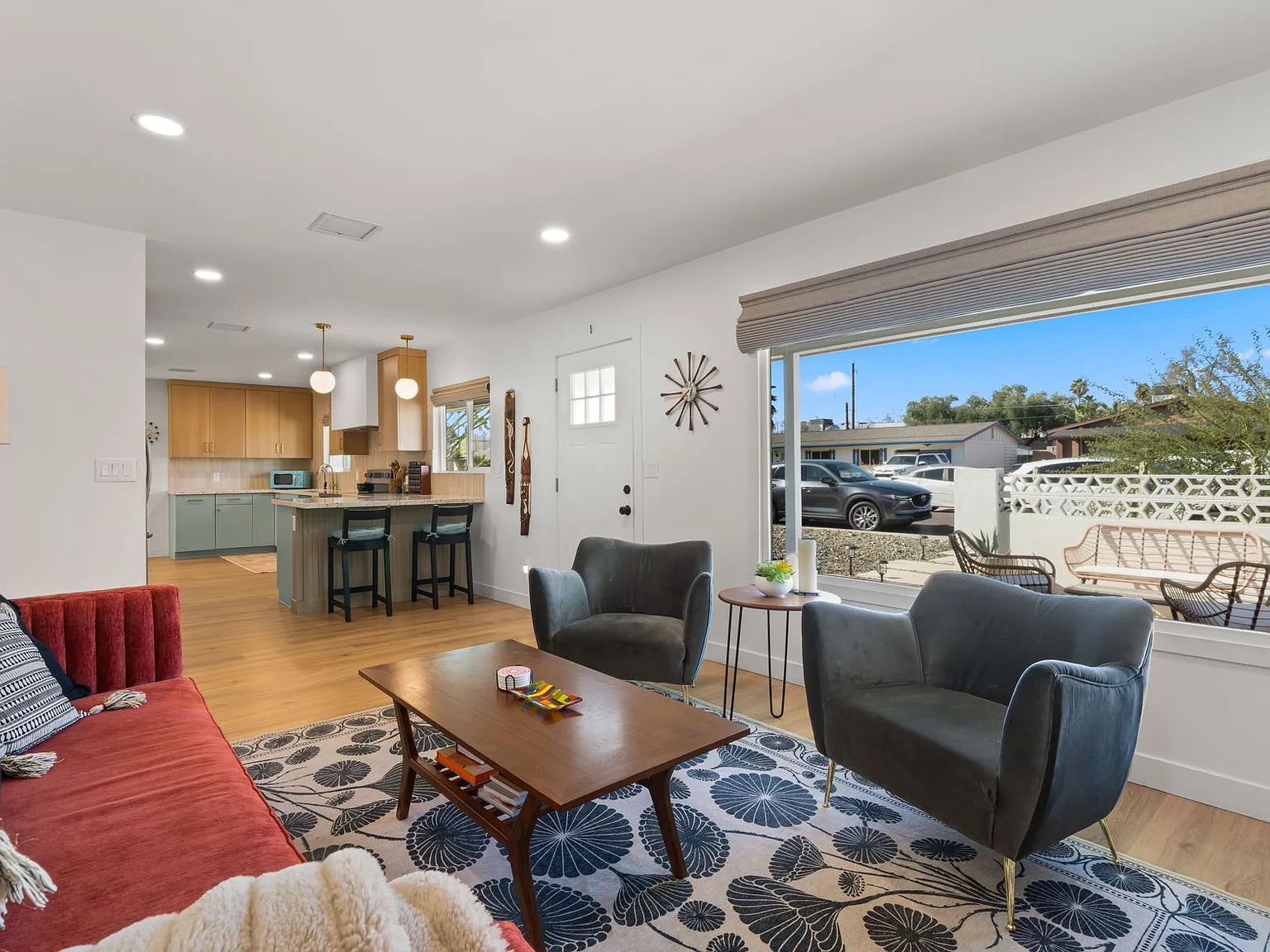 3 bed, 1450 sqft, $3,750 — Photo 3