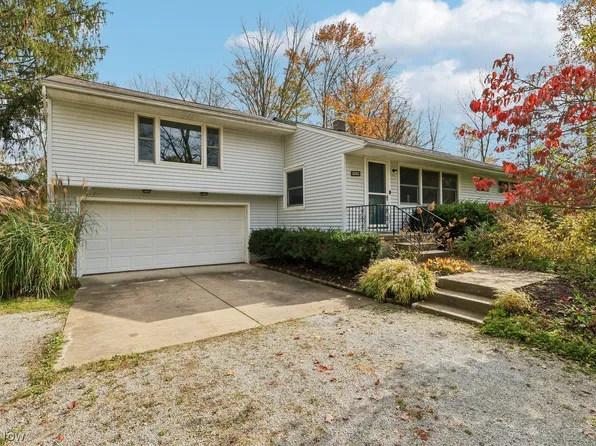 13311 Shady Ln, Chesterland, OH 44026