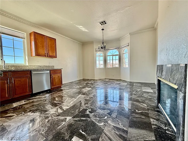 764 Benedict Dr — Photo 11