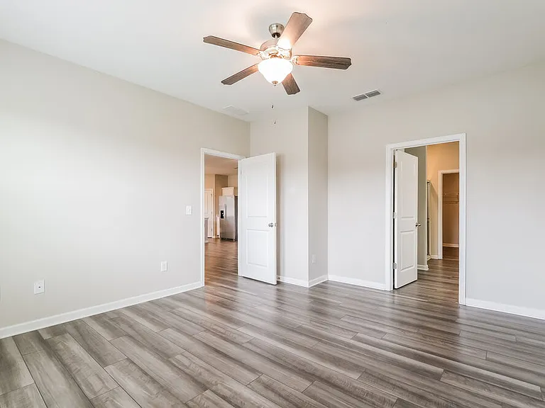 590 Knightsbridge Ln — Photo 10