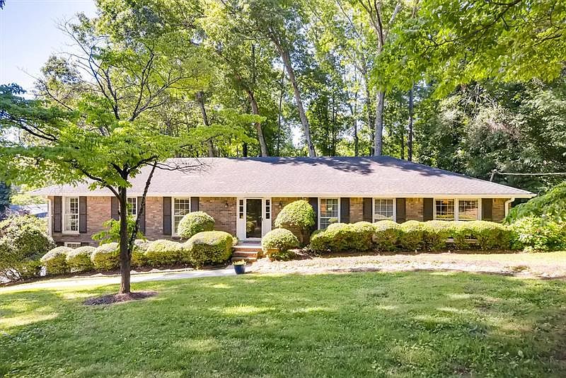 1st image of 3380 Camelot Dr