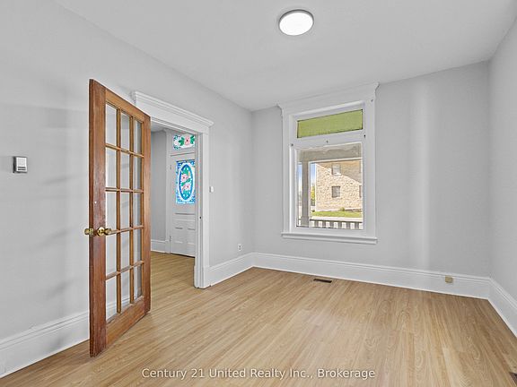 5th image of 436 George St S