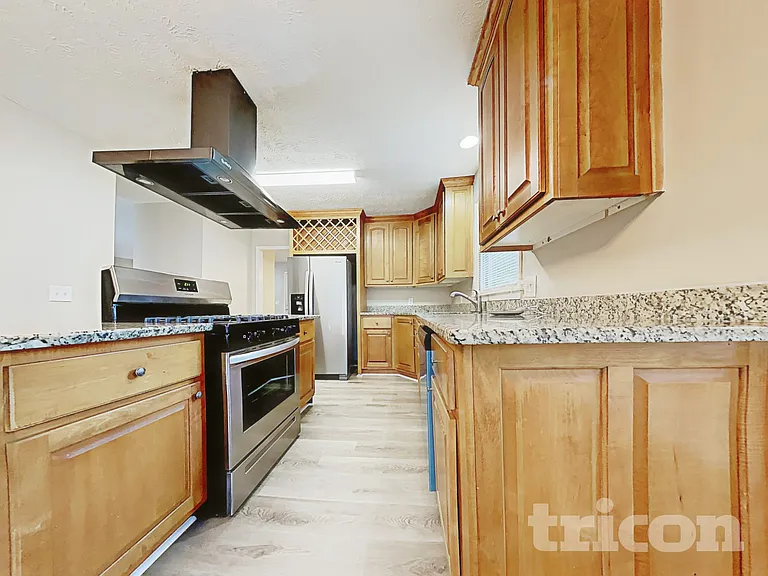 546 Candlewick Ln NW — Photo 5