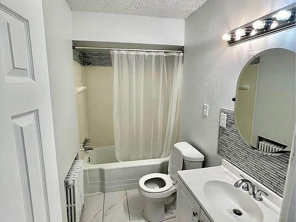 3rd image of 1339 Mary St #2