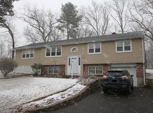 3 Ashcroft Cir, Groveland, MA 01834