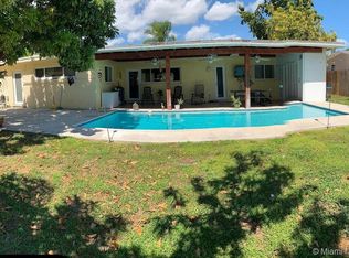 9860 Santos Dr, Cutler Bay, FL 33189