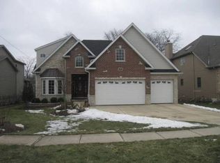 537 Davis St, Downers Grove, IL 60515