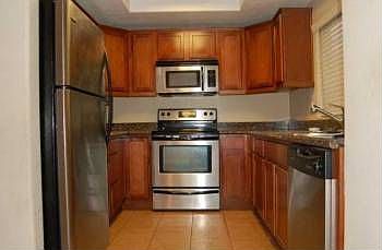 2nd image of 1423 N Broadway Unit D