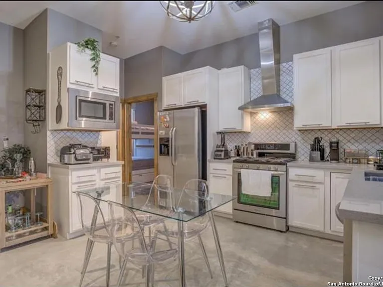 1542 N Alamo St #203 — Photo 5