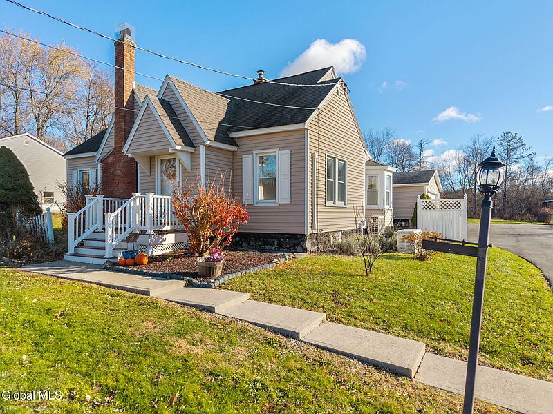2nd image of 590 Sacandaga Road