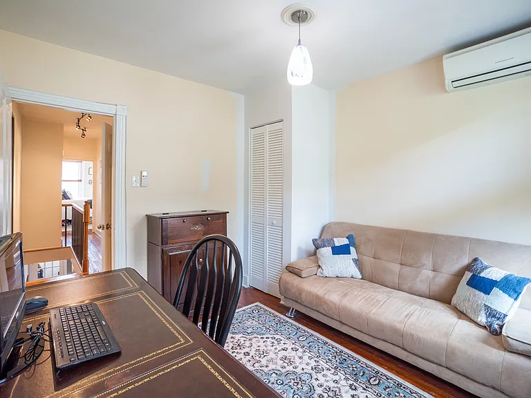 2521 Meredith St — Photo 27