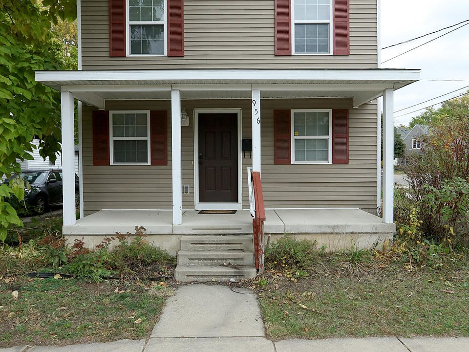 1st image of 956 Kalamazoo Ave SE
