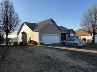 1765 Highgrove Dr, O'Fallon, MO 63366
