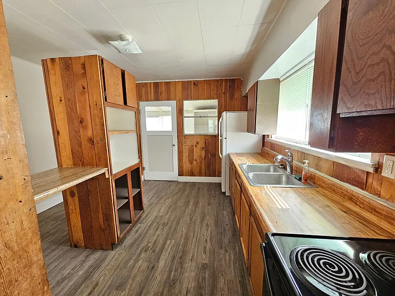 1802 Cove Ave — Photo 7