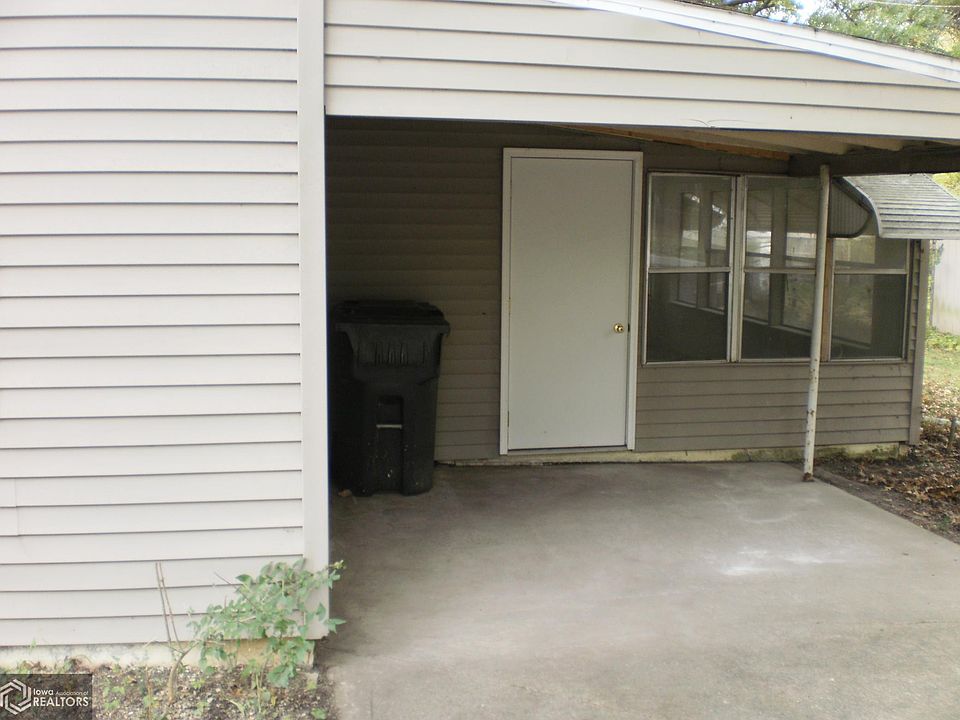 2nd image of 220 Navaho Dr