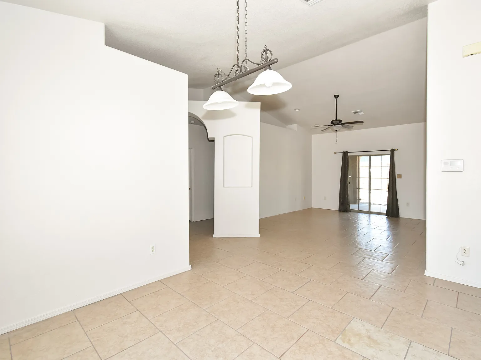 4 Bed 2 Bath Rental in Yuma AZ! — Photo 4