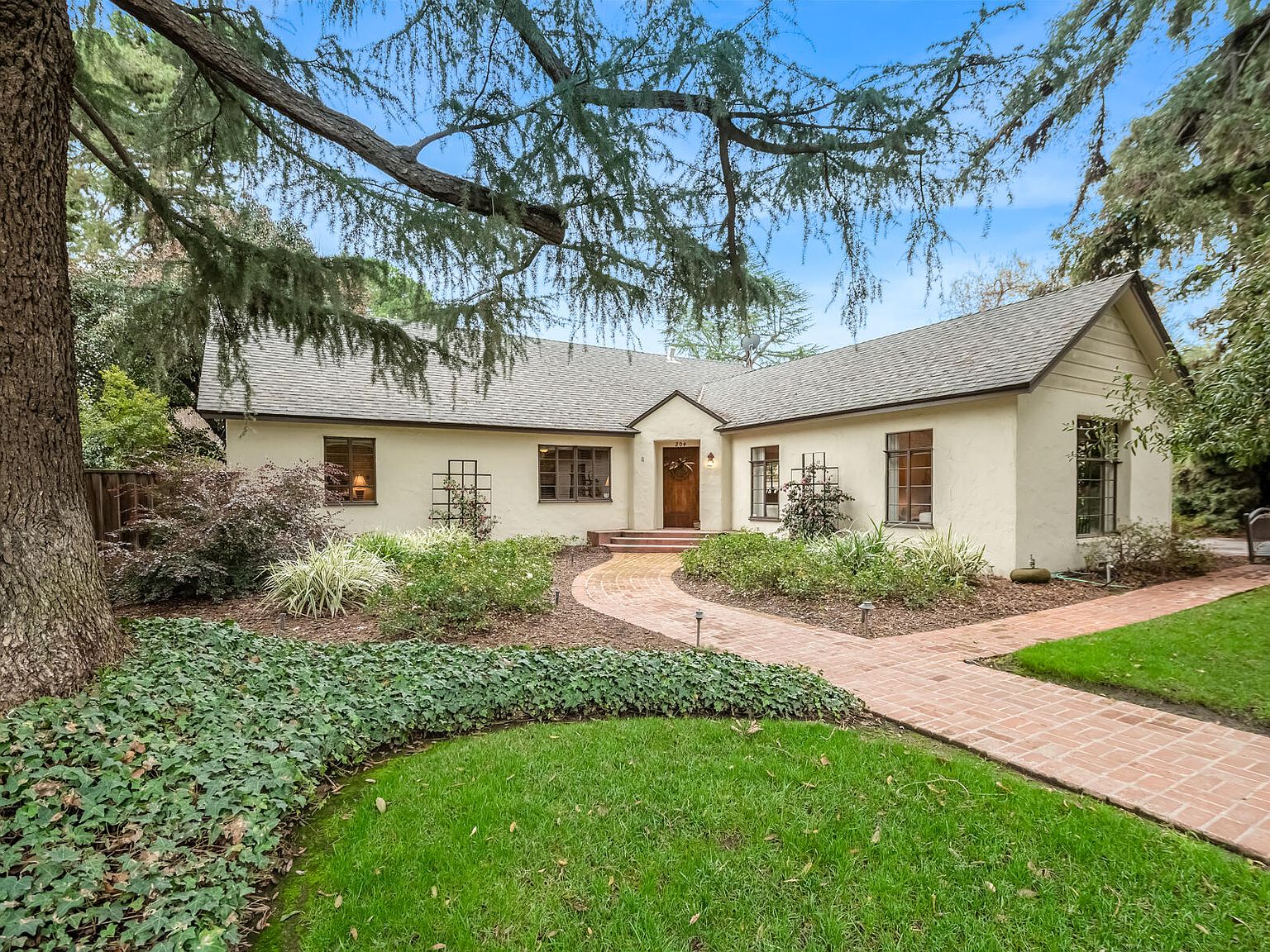 204 N Fairway Street, Visalia, CA 93291 Zillow