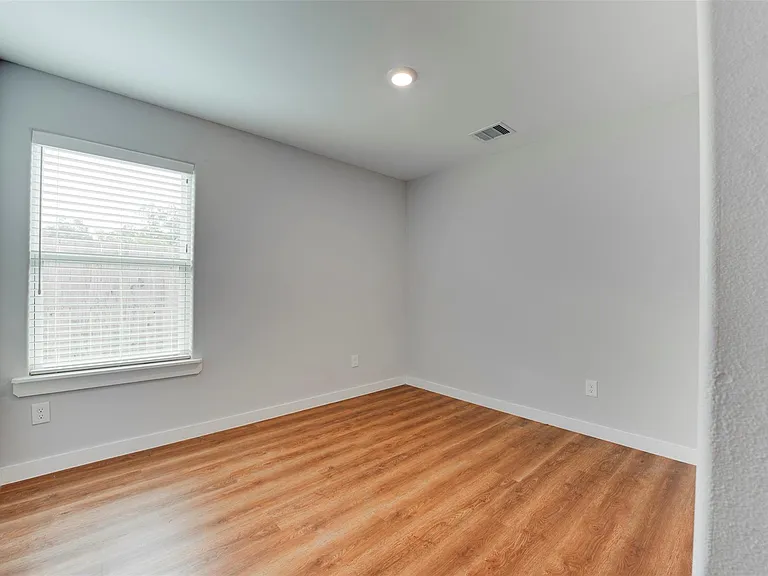 8635 Sunderland Rd — Photo 12